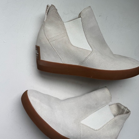 Sorel X Calia Out ‘N About Slip On Waterproof Wedge Booties - Picture 4 of 14